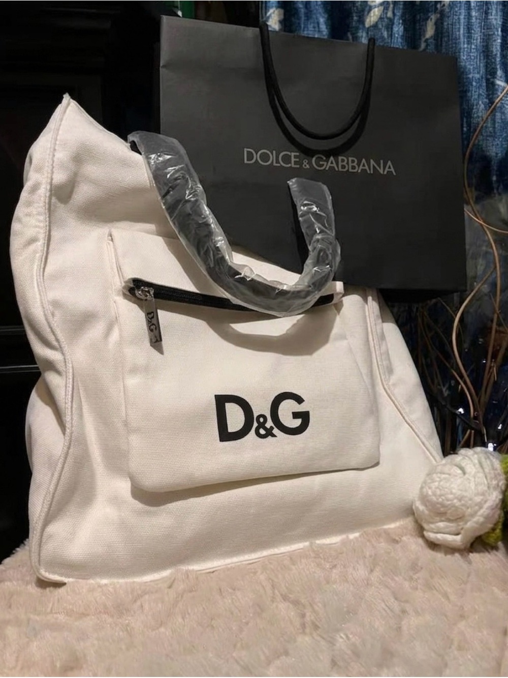 nwt D&G Canvas Tote - Picture 2 of 5